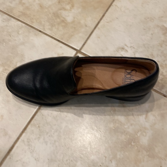 Sofft Black Leather Loafers Womens Size 7M - Picture 3 of 6